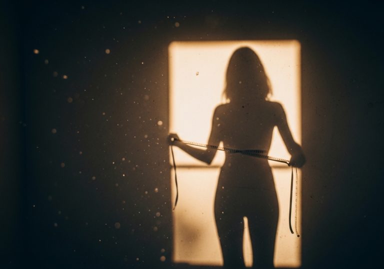 Похудение – это не просто пересчет калорий, а целостный подход к питанию, образу жизни и психологии
